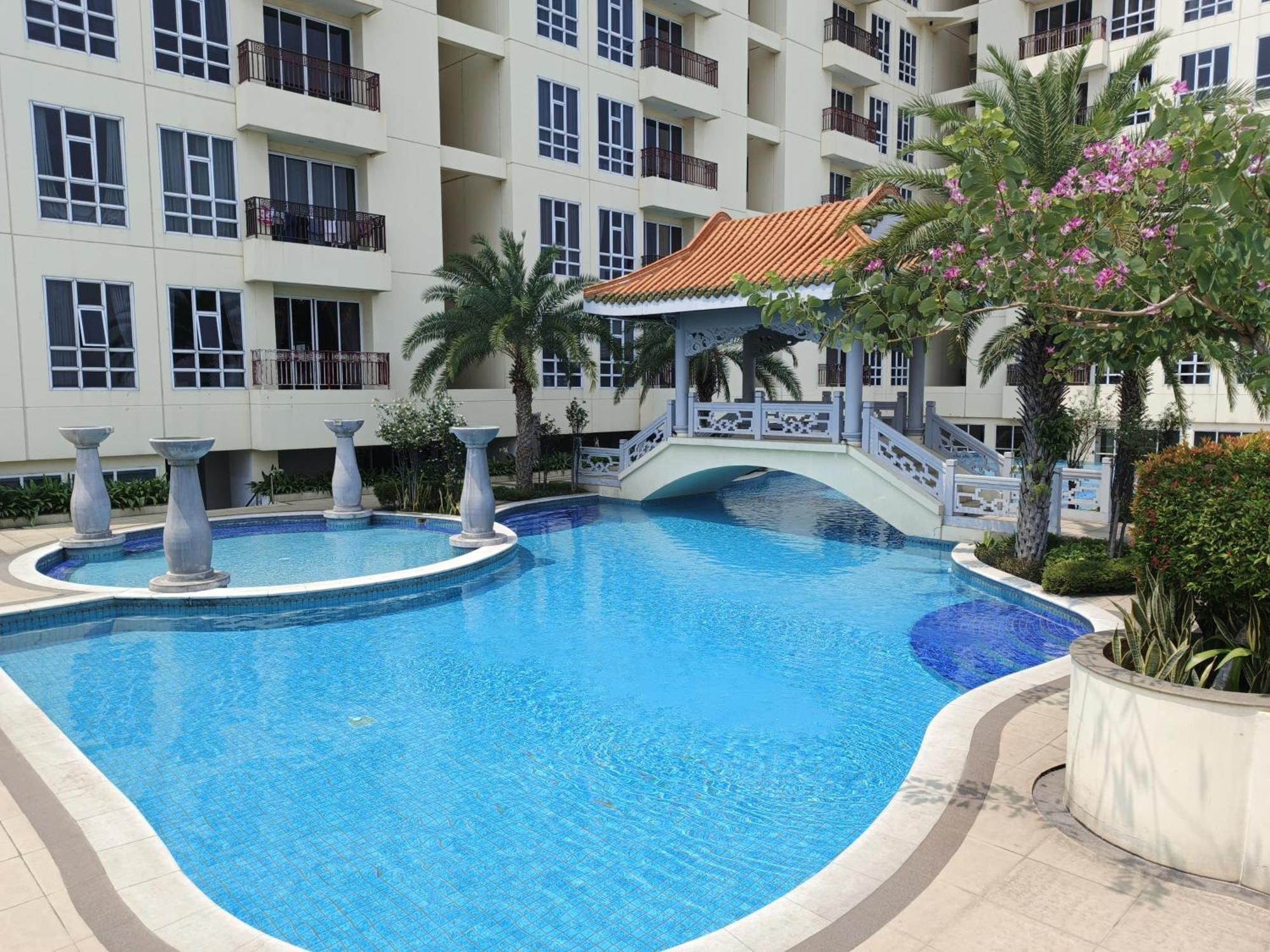 2Br Lucky Tower Residence Jakarta Old Town Top Floor Condo Экстерьер фото