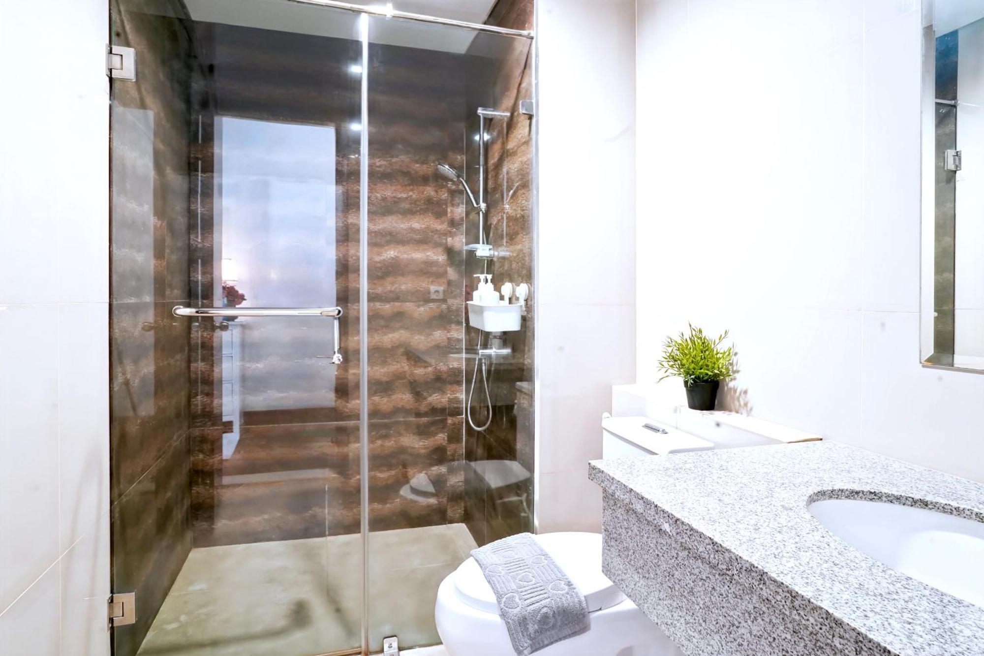 2Br Lucky Tower Residence Jakarta Old Town Top Floor Condo Экстерьер фото